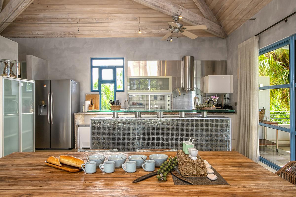 13-LesPalmiersBleus_Kitchen_Location villa avec piscine terres basses saint martin